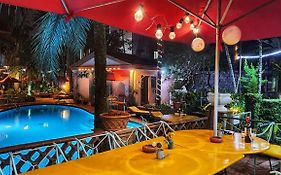 Woodmere Grand Hotel & Serviced Apartments